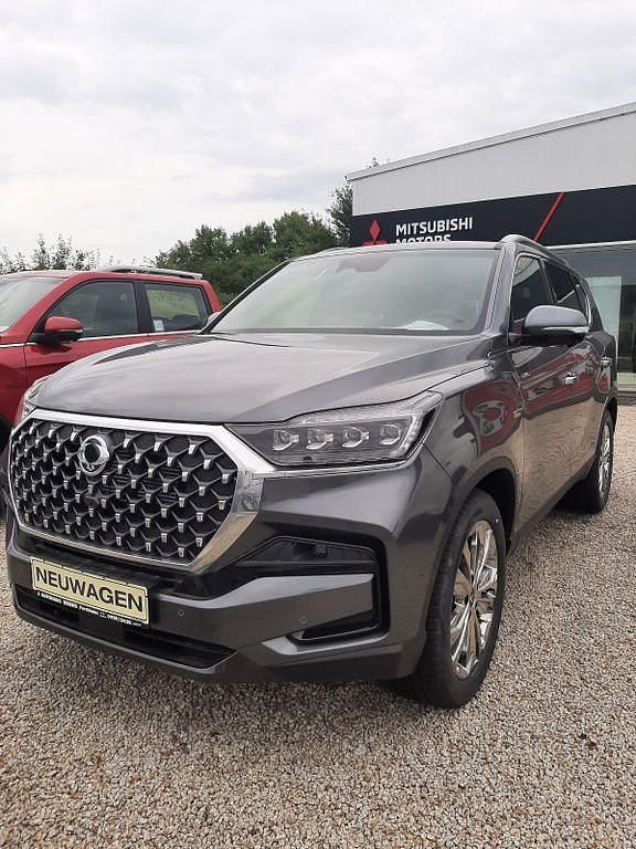 Grau Neu 2025 Ssangyong Rexton SUV | 46.690 € - Bild 1/4