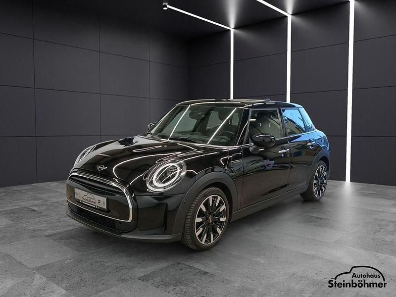 Gebraucht Mini Cooper 136 PS (100 kW) 2021 Midnight black (schwarz) Kleinwagen
