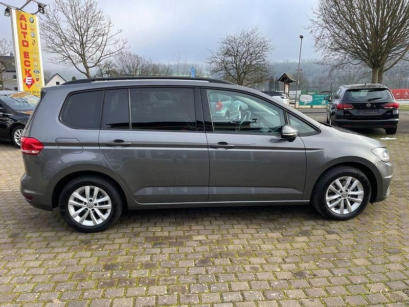 Gebraucht VW Touran 110 PS (80 kW) 2016 Grau Van / Kleinbus