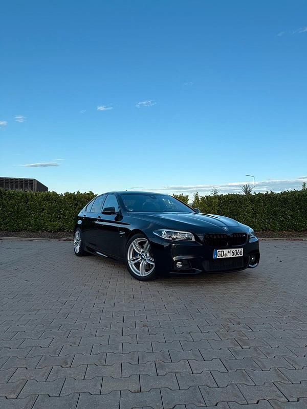 Schwarz Gebraucht 2015 BMW 530 M Sport Limousine | 19.999 € (Etwas zu teuer) - Bild 1/4