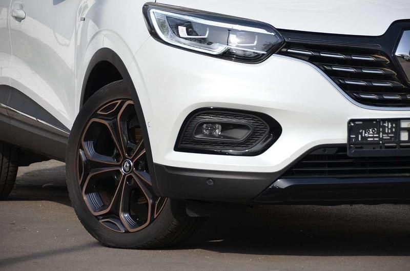 Gebraucht Renault Kadjar Black Edition 158 PS (116 kW) 2021 Weiss "nacre" SUV
