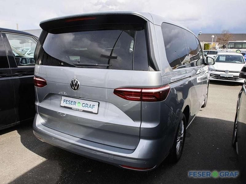 Gebraucht VW Multivan Life 150 PS (110 kW) 2024 Monosilber metallic Van