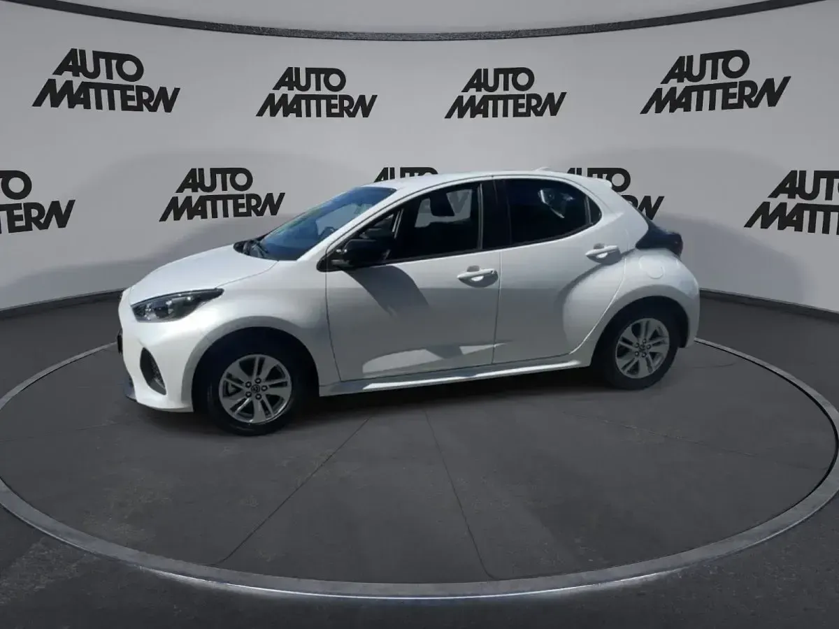 Neu Mazda 2 Center-Line 116 PS (85 kW) 2025 Weiß Kleinwagen