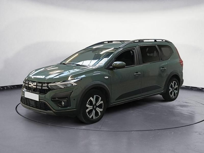 Second-hand Dacia Jogger Expression 111 CP (81 kW) 2024 Verde Monovolum