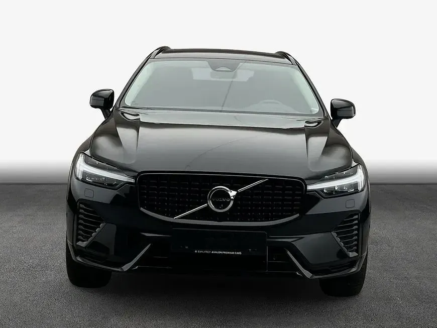 Używany Volvo XC60 Plus 398 KM (292 kW) 2024 Czarny SUV