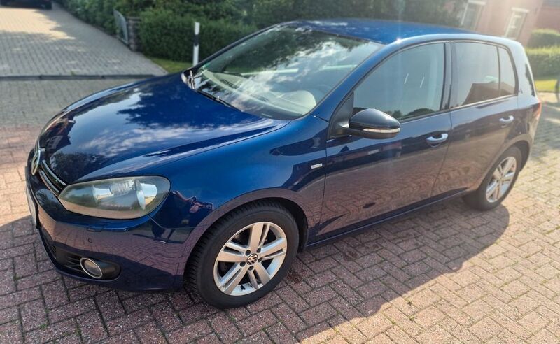 Blau Gebraucht 2012 VW Golf VII Match Limousine | 4.290 € (Superpreis) - Bild 1/4