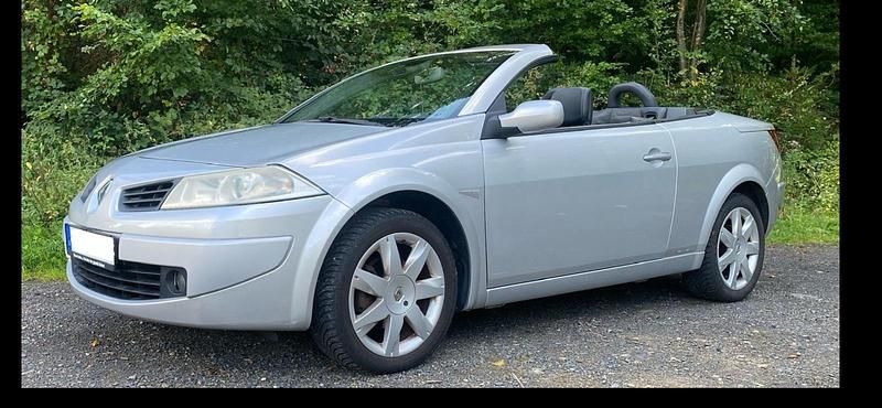 Silber Gebraucht 2006 Renault Mégane Cabriolet Cabrio | 1.299 € - Bild 1/4