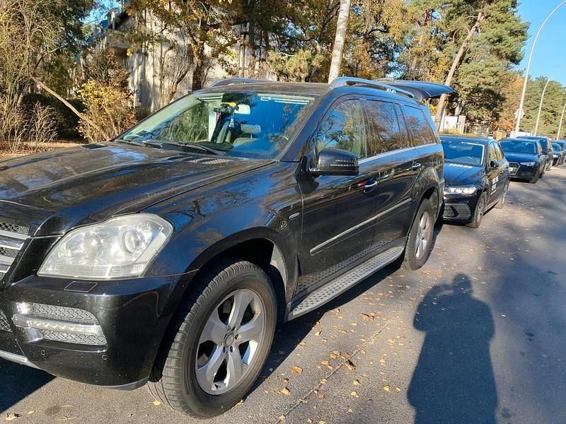 Schwarz Gebraucht 2012 Mercedes GL350 SUV | 20.000 € (Teuer) - Bild 1/4