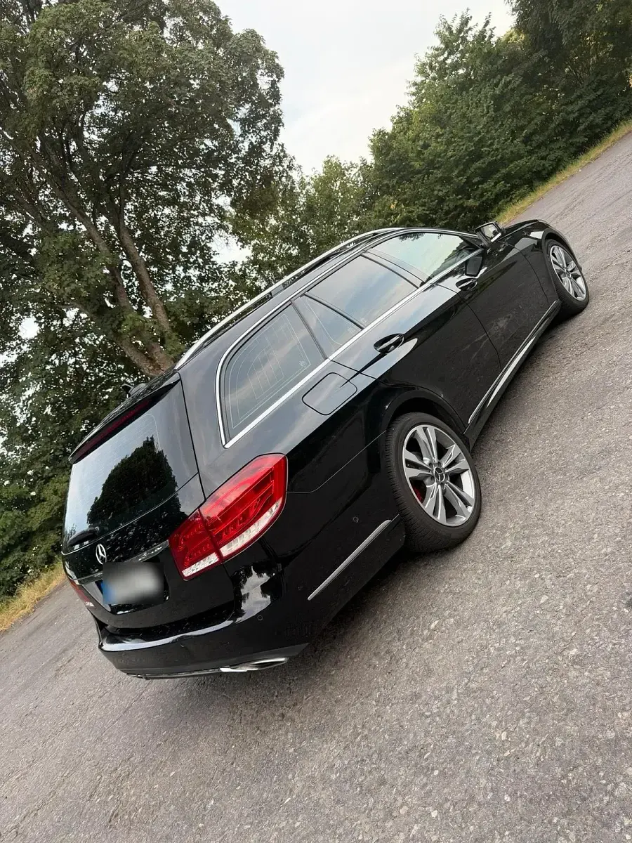 Gebraucht Mercedes E300 231 PS (169 kW) 2013 Schwarz Kombi
