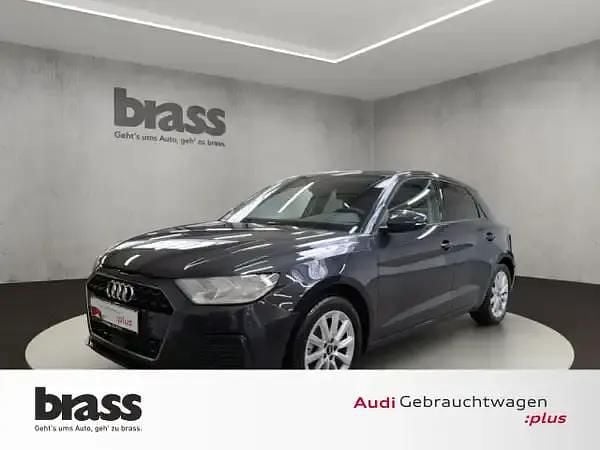 Manhattangrau metallic Gebraucht 2024 Audi A1 Sportback Advanced Kleinwagen | 22.900 € (Guter Preis) - Bild 1/4