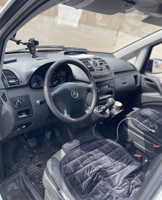 Weiß Gebraucht 2014 Mercedes Vito Van / Kleinbus | 9.950 € - Bild 1/4