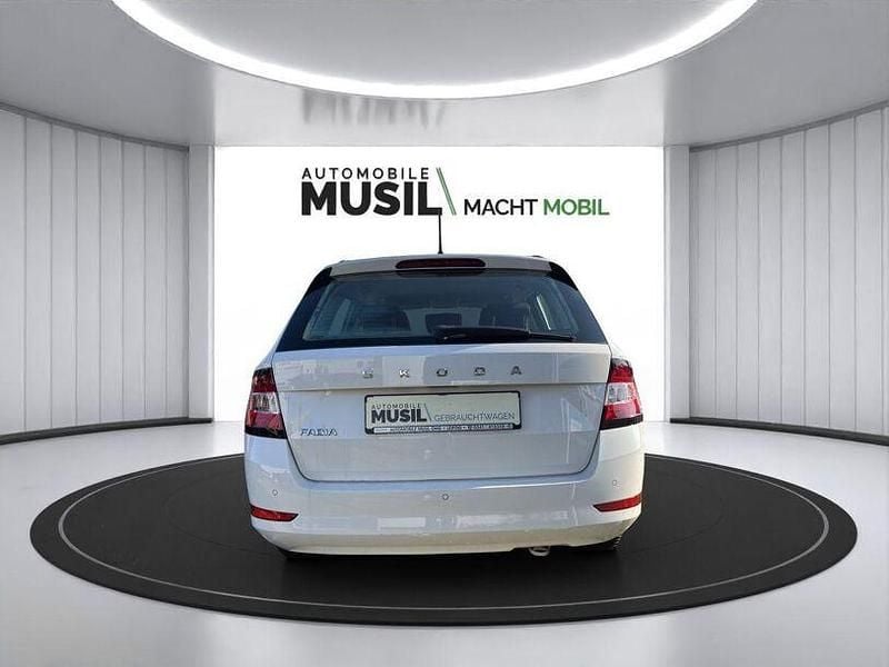 Gebraucht Skoda Fabia 60 PS (44 kW) 2022 Candyweiss Kleinwagen