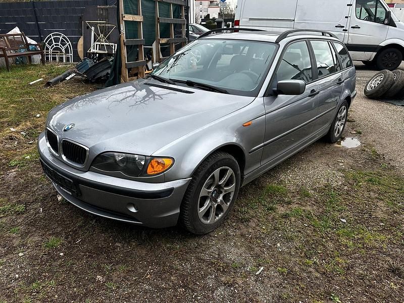 Gebraucht BMW 318 116 PS (85 kW) 2003 Silber Kombi