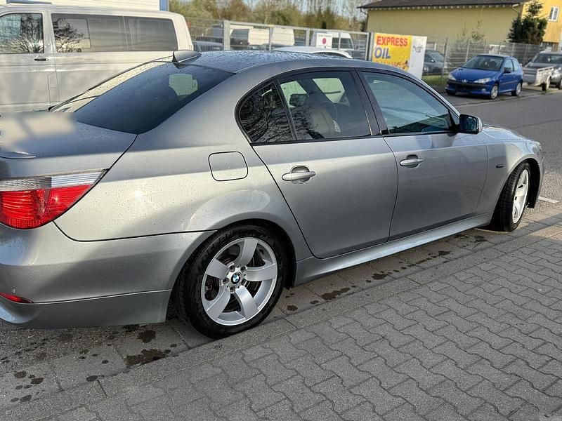 Brugt BMW 523 2005 Sølv Hatchback