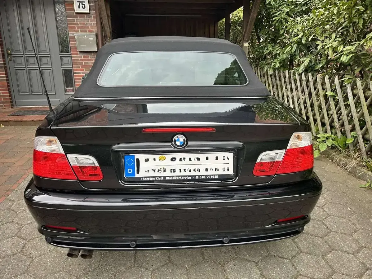 Gebraucht BMW 325 Cabriolet Sport Line 192 PS (141 kW) 2002 Schwarz Cabrio