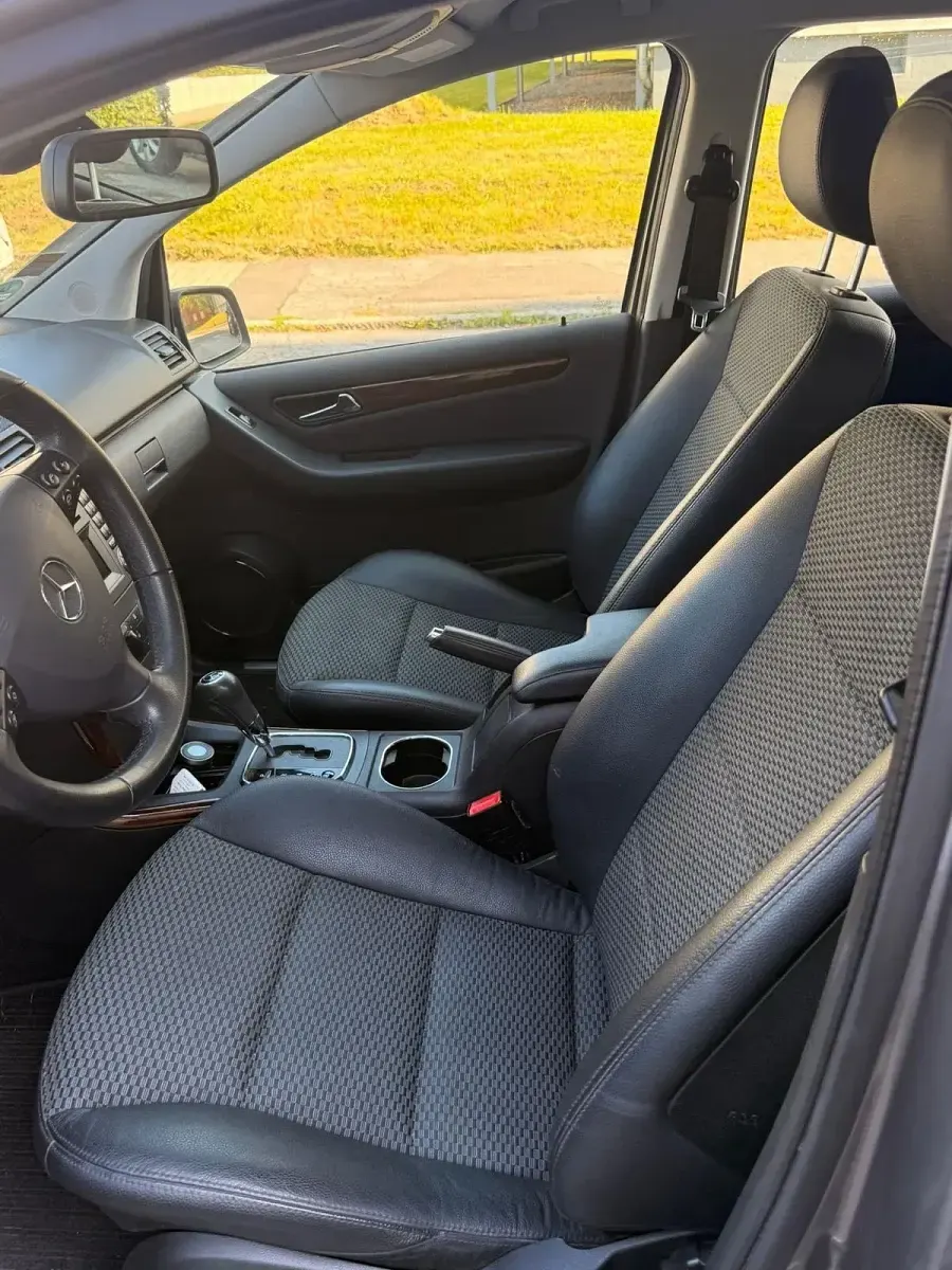 Gebraucht Mercedes A150 95 PS (69 kW) 2009 Grau Kleinwagen