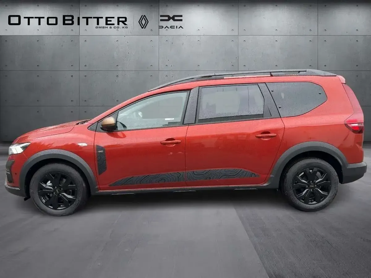 Neu Dacia Jogger Extreme 110 PS (80 kW) 2025 Terracottabraun Van / Kleinbus