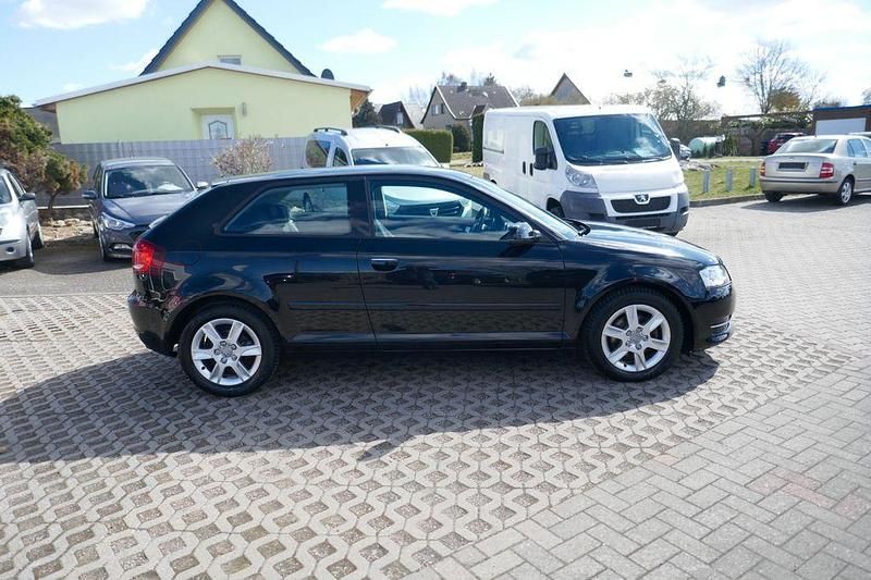 Gebraucht Audi A3 Ambiente 140 PS (102 kW) 2011 Schwarz Kleinwagen