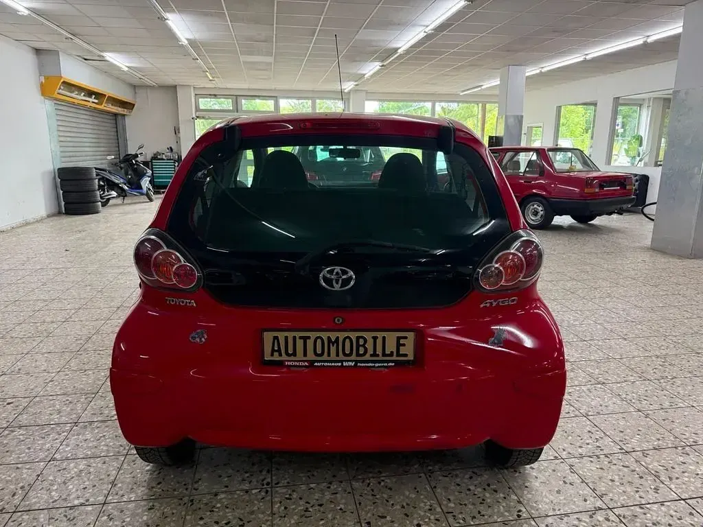 Gebraucht Toyota Aygo Basis 68 PS (50 kW) 2009 Rot Kleinwagen