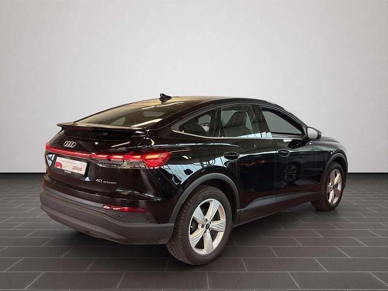 Gebraucht Audi Q4 e-tron 150 kW (204 PS) 2022 Mythosschwarz metallic SUV