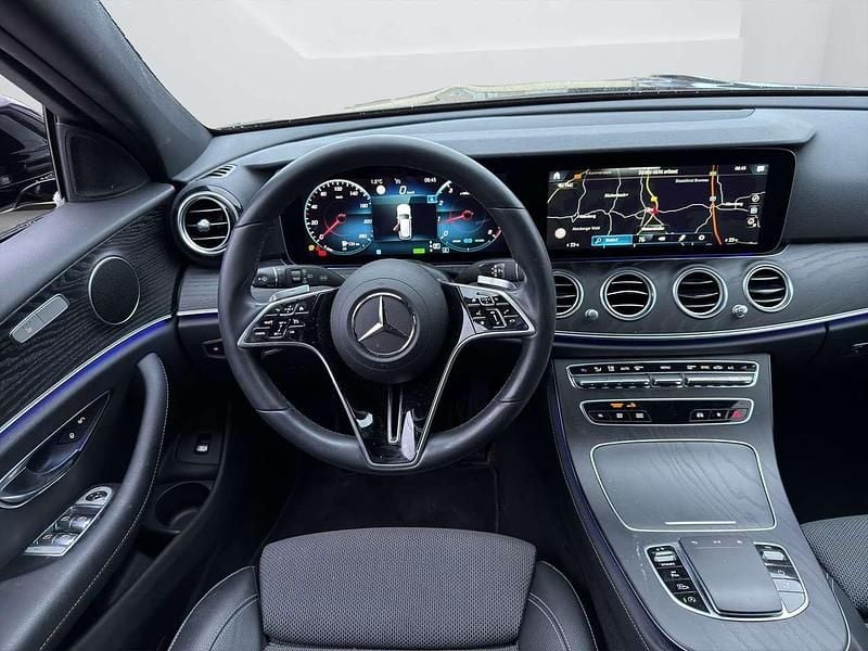 Gebraucht Mercedes E200 Night 197 PS (144 kW) 2022 Obsidianschwarz  metalliclack Kombi