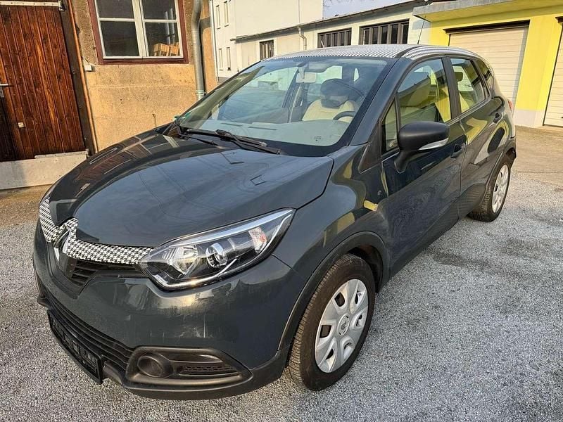 Rauchig blau marine Gebraucht 2013 Renault Captur Expression SUV | 5.499 € (Fairer Preis) - Bild 1/4