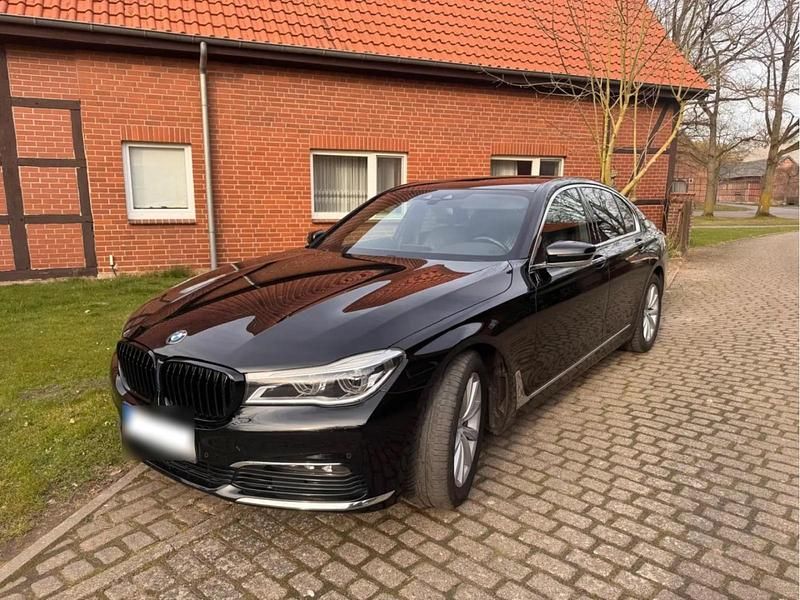 Second-hand BMW 730 265 CP (194 kW) 2017 Negru Berlinǎ