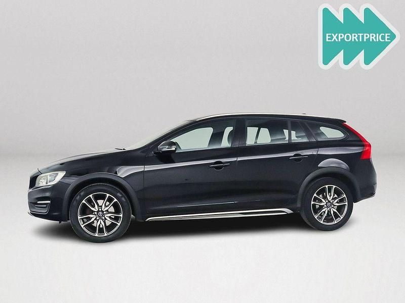Gebraucht Volvo V60 CC Summum 150 PS (110 kW) 2016 Schwarz Kombi