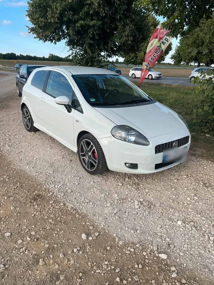 Gebraucht Fiat Punto 100 PS (73 kW) 2009 Weiß Kleinwagen