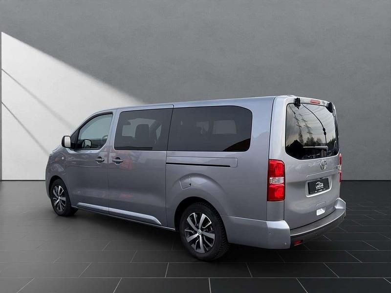 Neu Toyota Proace Verso Team 177 PS (130 kW) 2025 Silber Kombi