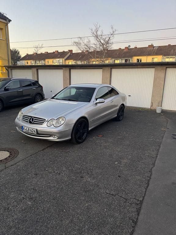 Silber Gebraucht 2006 Mercedes CLK270 Elegance Coupé | 6.999 € (Teuer) - Bild 1/4