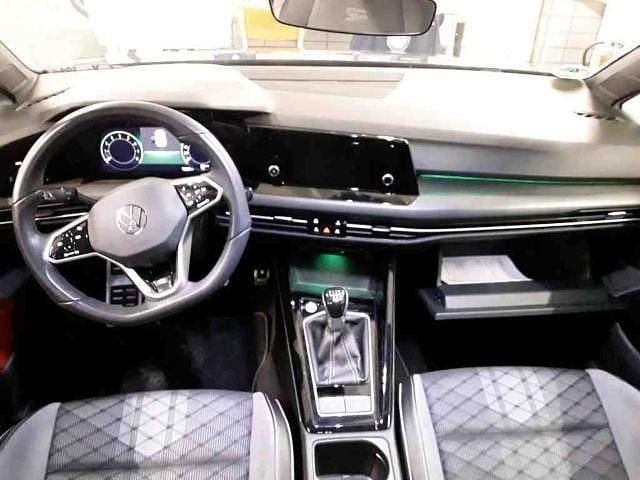 Gebraucht VW Golf VIII R-line 131 PS (96 kW) 2024 Uranograu Limousine