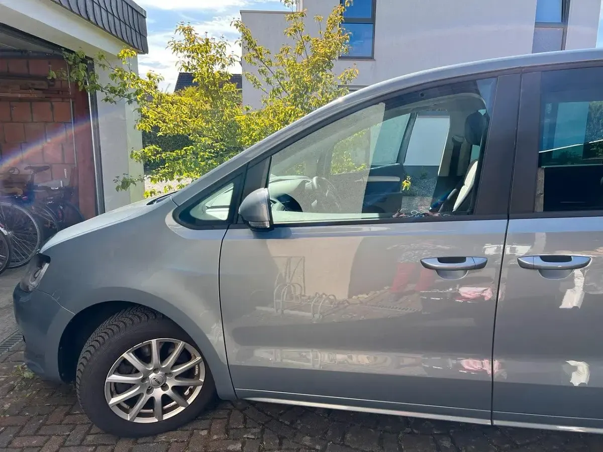 Gebraucht VW Sharan 140 PS (102 kW) 2013 Silber Van / Kleinbus
