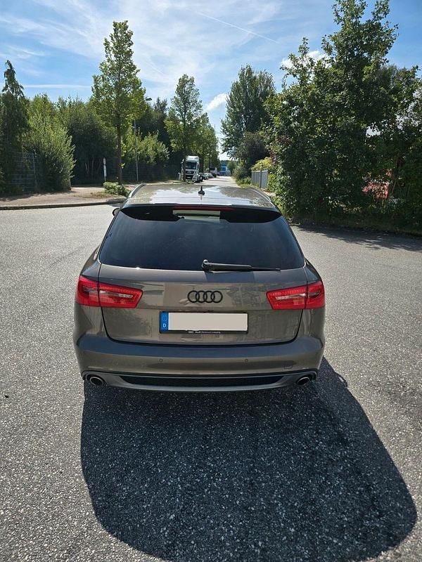 Grau Gebraucht 2013 Audi A6 Ambiente Kombi | 14.600 € (Fairer Preis) - Bild 1/4