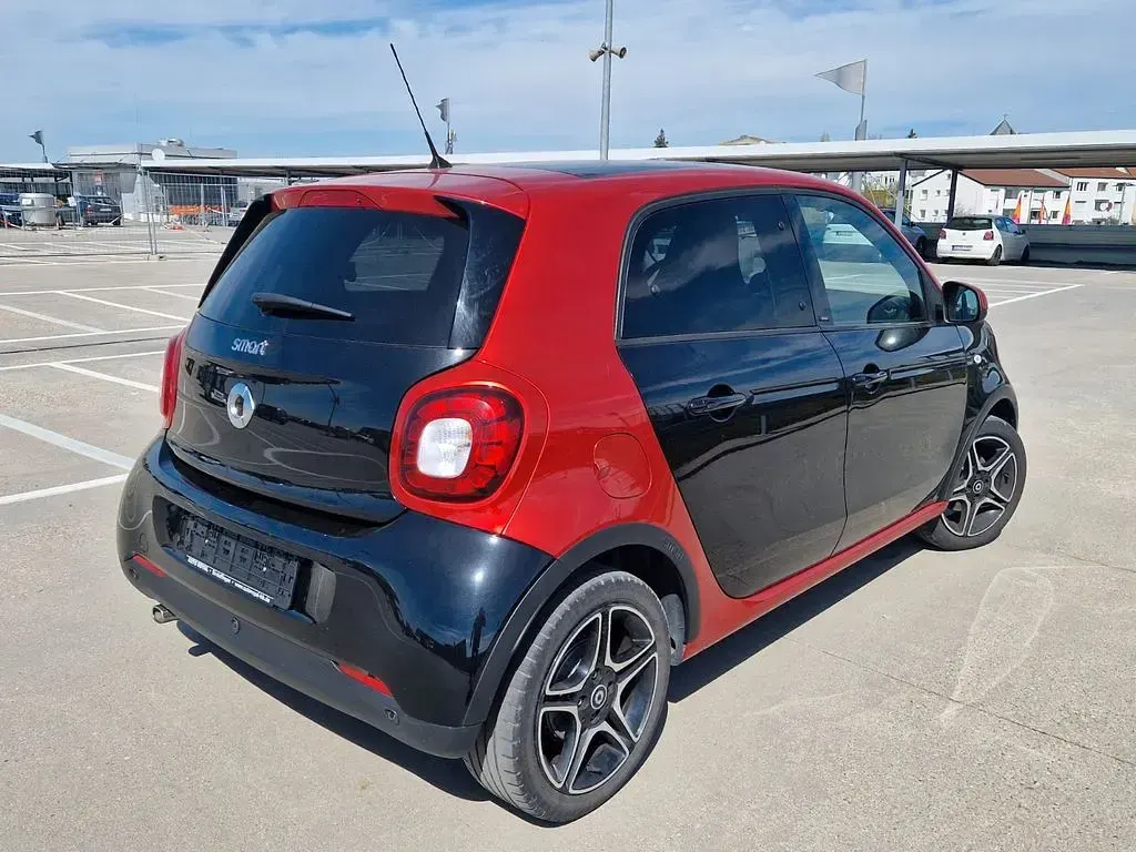 Gebraucht Smart ForFour Prime 90 PS (66 kW) 2018 Schwarz Kleinwagen