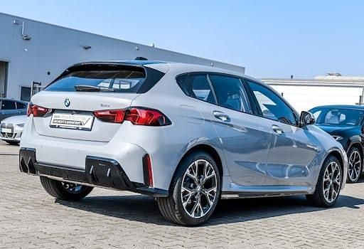 Gebraucht BMW 120 Shadowline 170 PS (125 kW) 2025 Grau Kleinwagen
