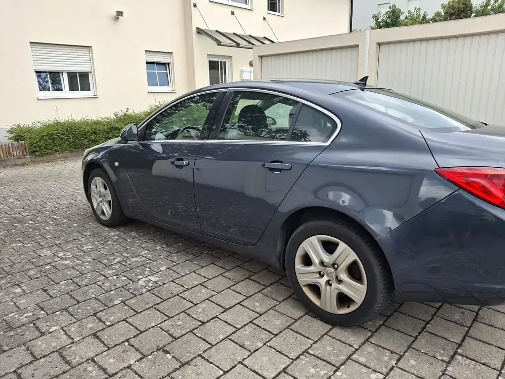 Gebraucht Opel Insignia Edition 140 PS (102 kW) 2008 Blau Limousine