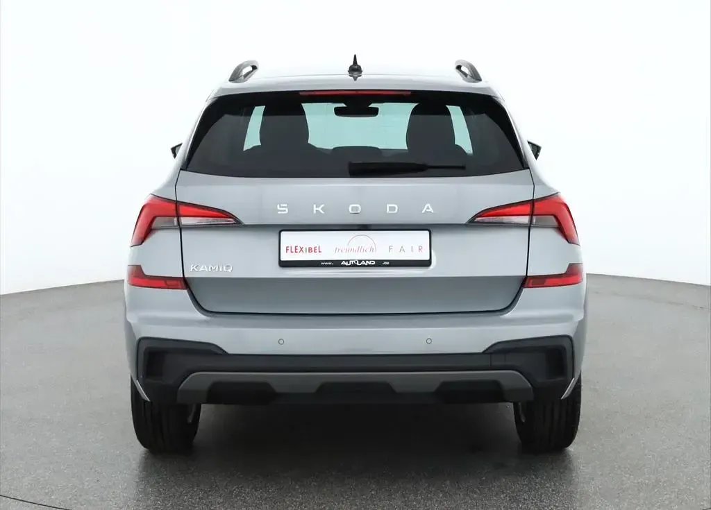 Neu Skoda Kamiq 116 PS (85 kW) 2026 Smokeydiamondsilbermet. SUV