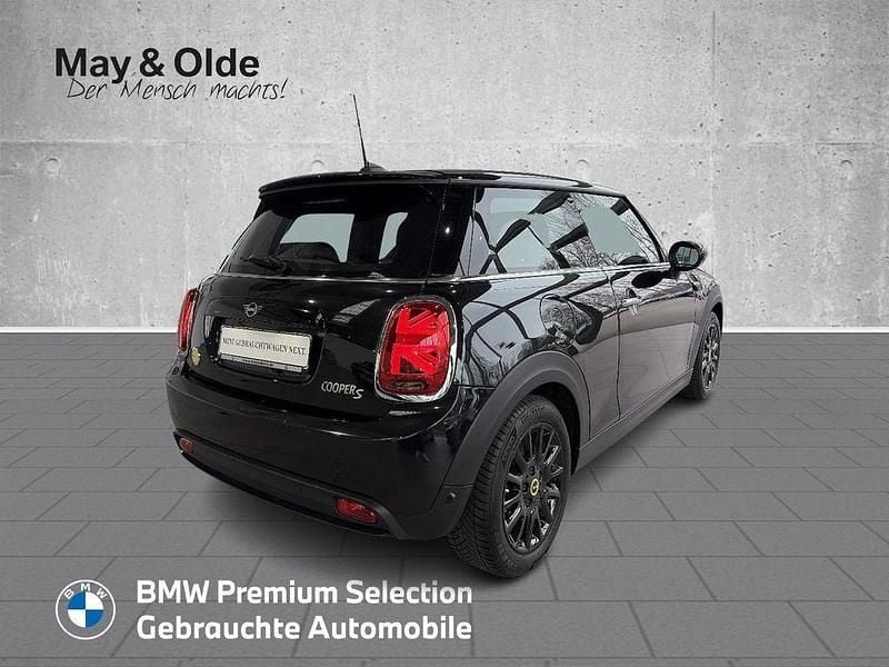 Gebraucht Mini Cooper SE 135 kW (184 PS) 2023 Schwarz Kleinwagen