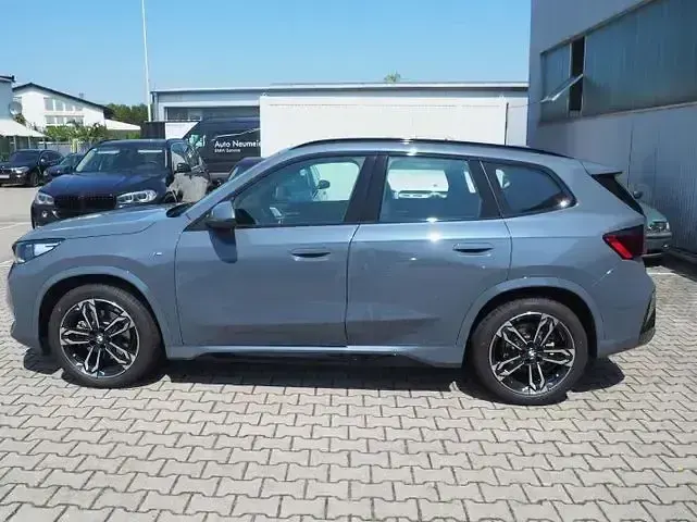 Gebraucht BMW X1 M Sport 170 PS (125 kW) 2025 Grau SUV