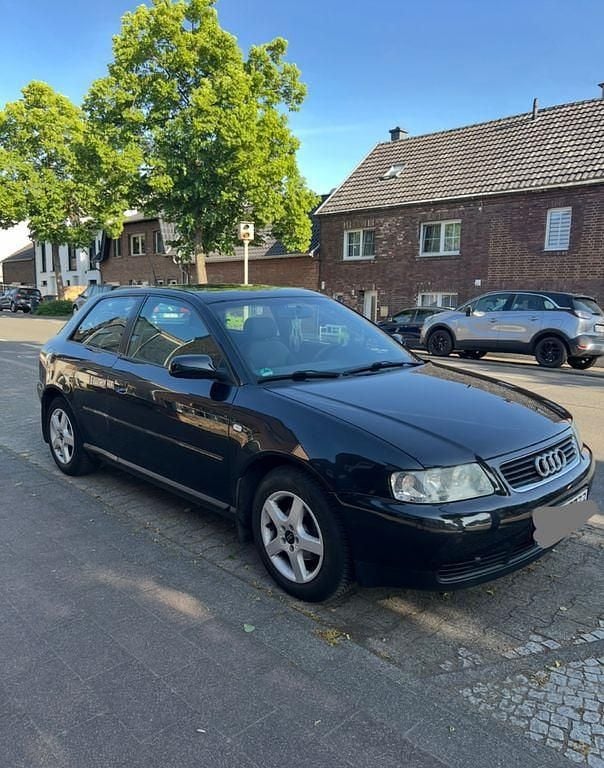Schwarz Gebraucht 2001 Audi A3 Attraction Limousine | 1.099 € (Guter Preis) - Bild 1/4