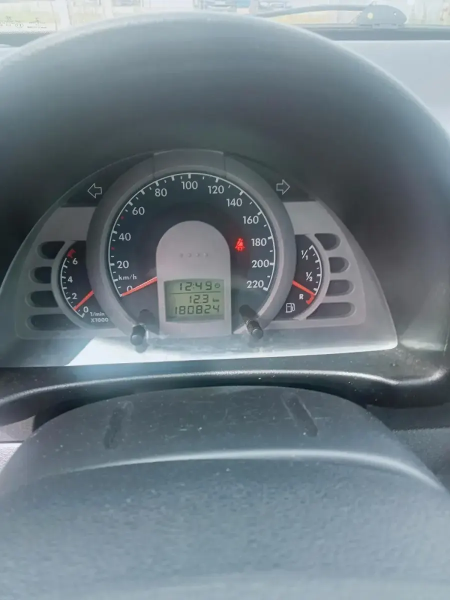Gebraucht VW Fox 54 PS (39 kW) 2009 Silber Kleinwagen