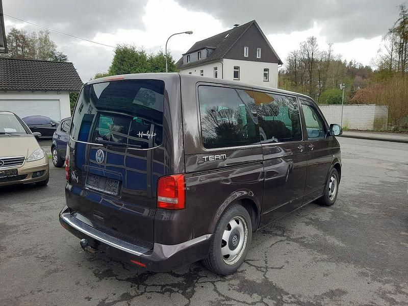 Gebraucht VW Transporter Team 179 PS (131 kW) 2010 Samoa/dark wood Van