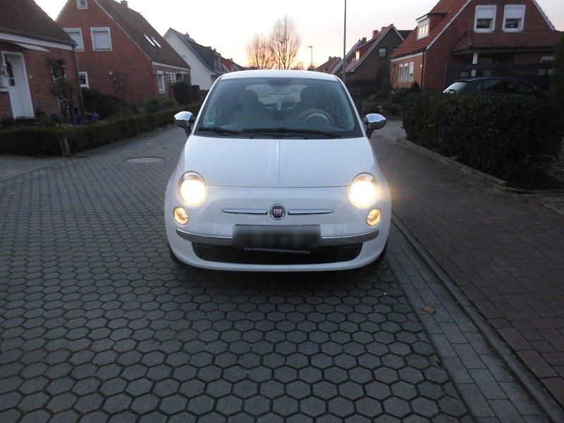 Weiß Gebraucht 2013 Fiat 500 Kleinwagen | 4.300 € (Guter Preis) - Bild 1/4