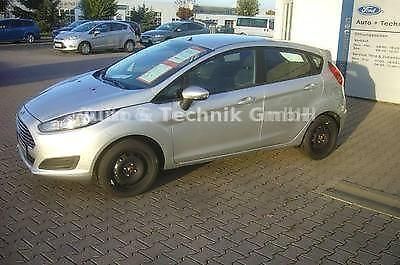 Gebraucht Ford Fiesta Trend 101 PS (74 kW) 2015 Silber metallic Kleinwagen