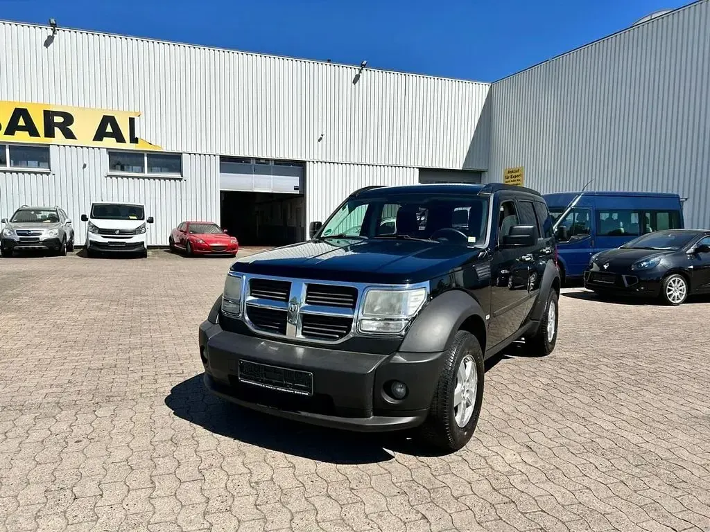 Gebraucht Dodge Nitro 177 PS (130 kW) 2008 Schwarz SUV