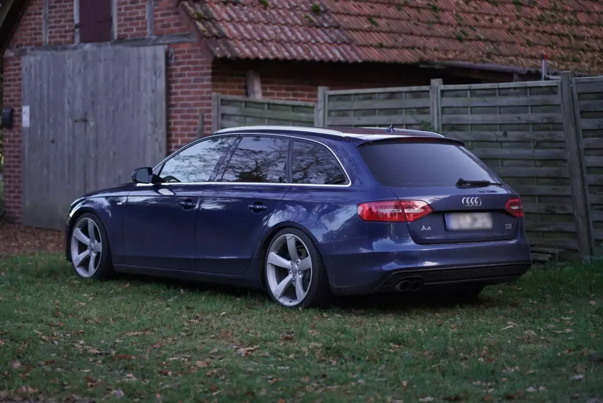 Gebraucht Audi A4 S-Line 177 PS (130 kW) 2012 Blau Kombi