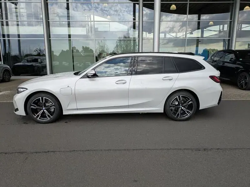 Neu BMW 330e M Sport 292 PS (214 kW) 2026 Weiß Kombi