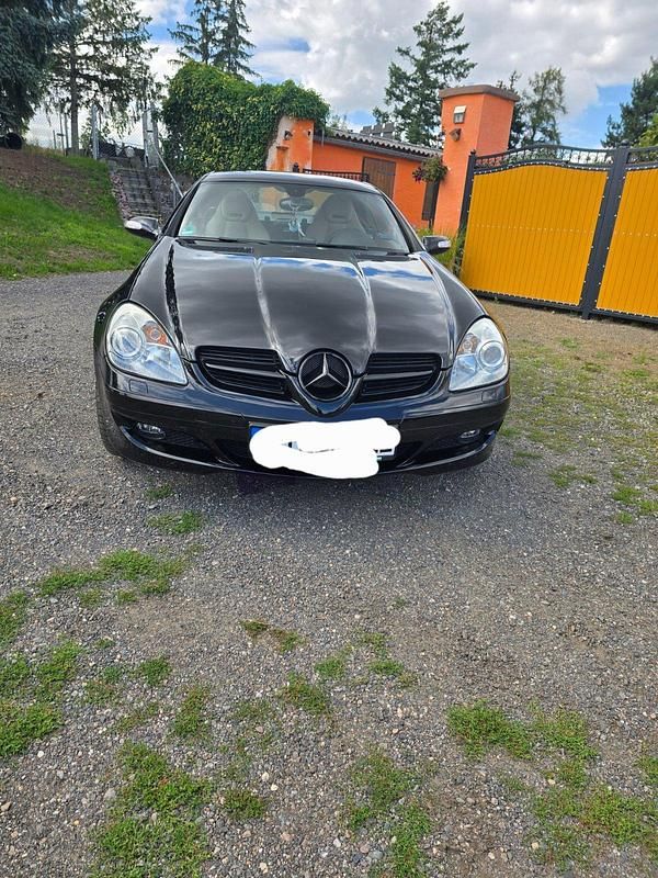 Schwarz Gebraucht 2007 Mercedes SLK200 Cabrio | 9.200 € (Guter Preis) - Bild 1/4