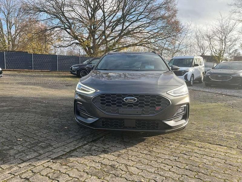Neu Ford Focus ST 280 PS (205 kW) 2025 Magnetic grau meatallic Kombi